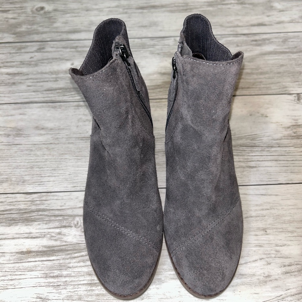 Toms Gray Suede Ankle Boots Size 6